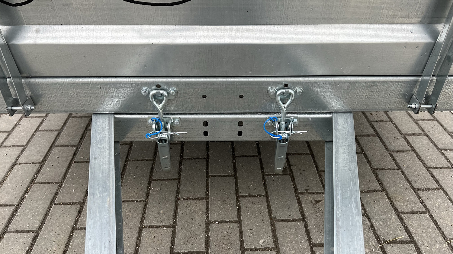 Аренда одноосного прицепа с тентом 3,0x1,5м