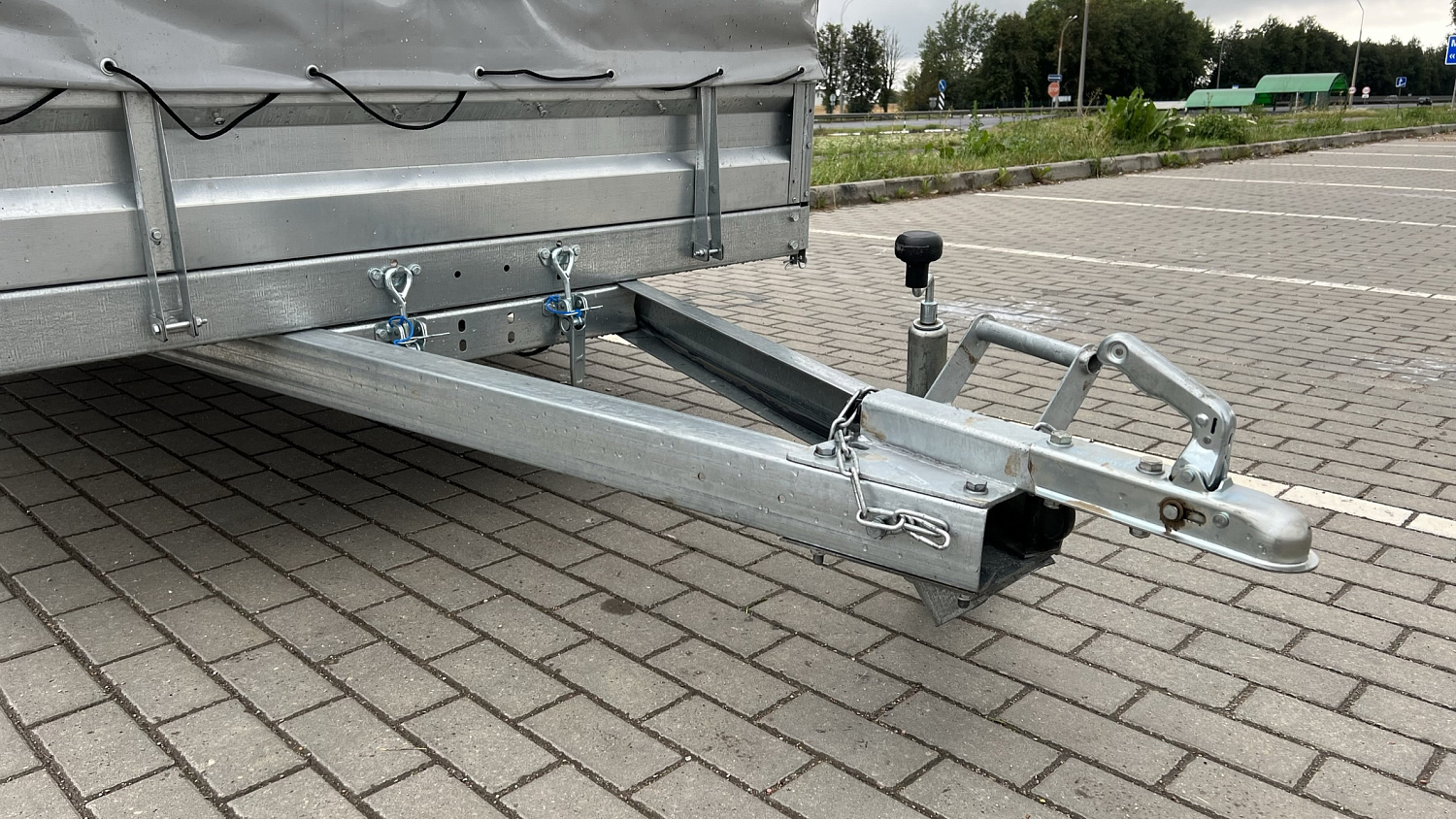 Аренда одноосного прицепа с тентом 3,0x1,5м